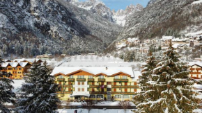 Alledolomiti Boutique Lake Hotel - Adults friendly Molveno